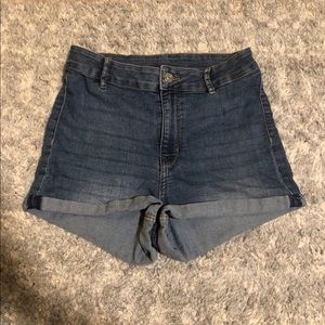 Dark wash stretchy mom shorts H&M